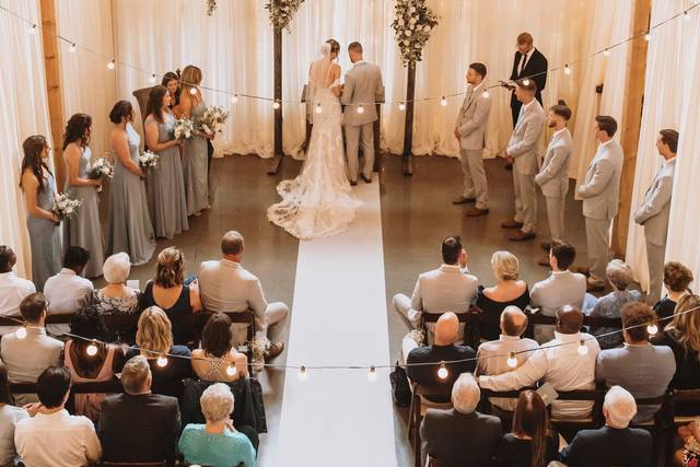 Rustic Barn Wedding Newton, IA
