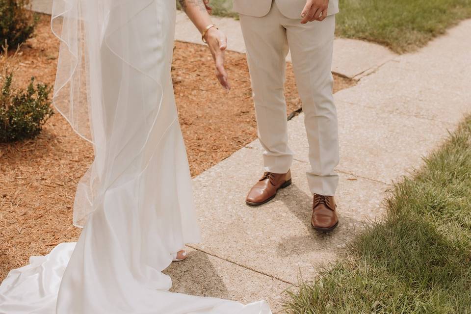 Country Wedding First look