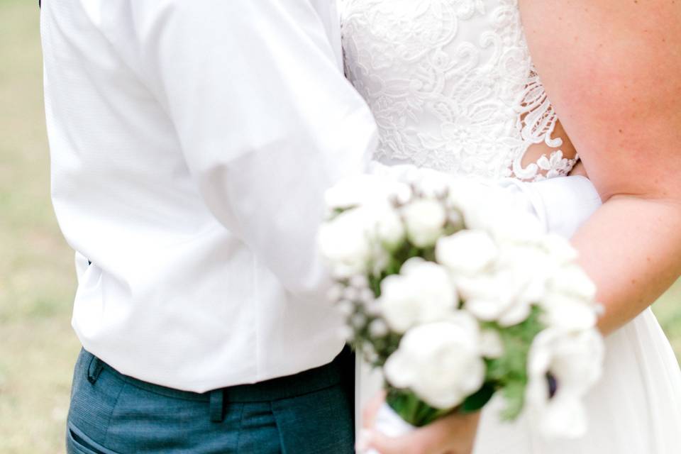 Light elopement mu/updo