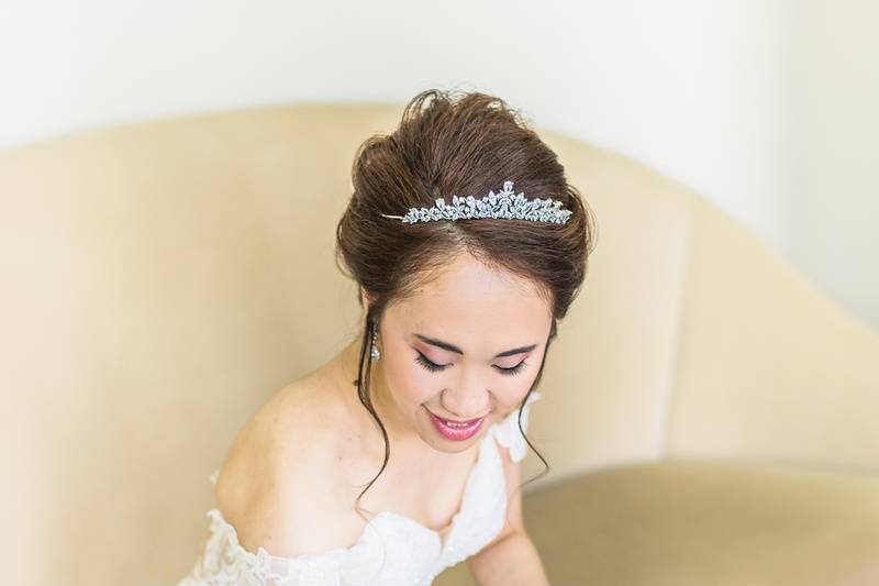 Asian bride with fresh colors