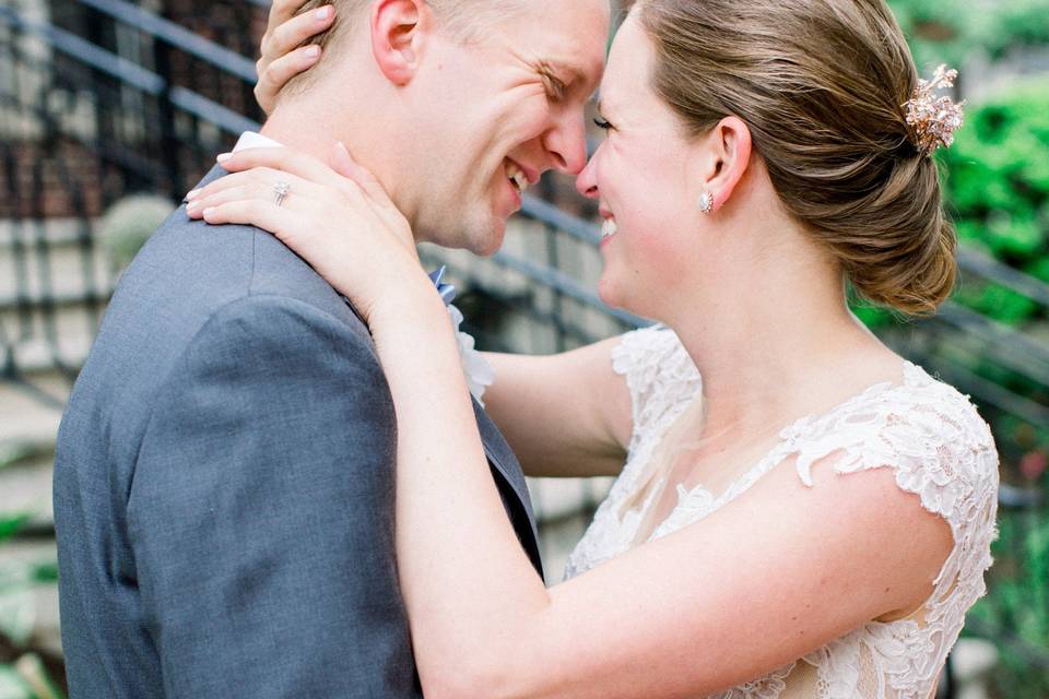 City bride-updo/natural makeup