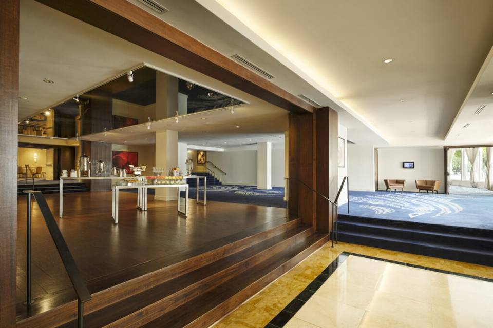 1st Floor Foyer