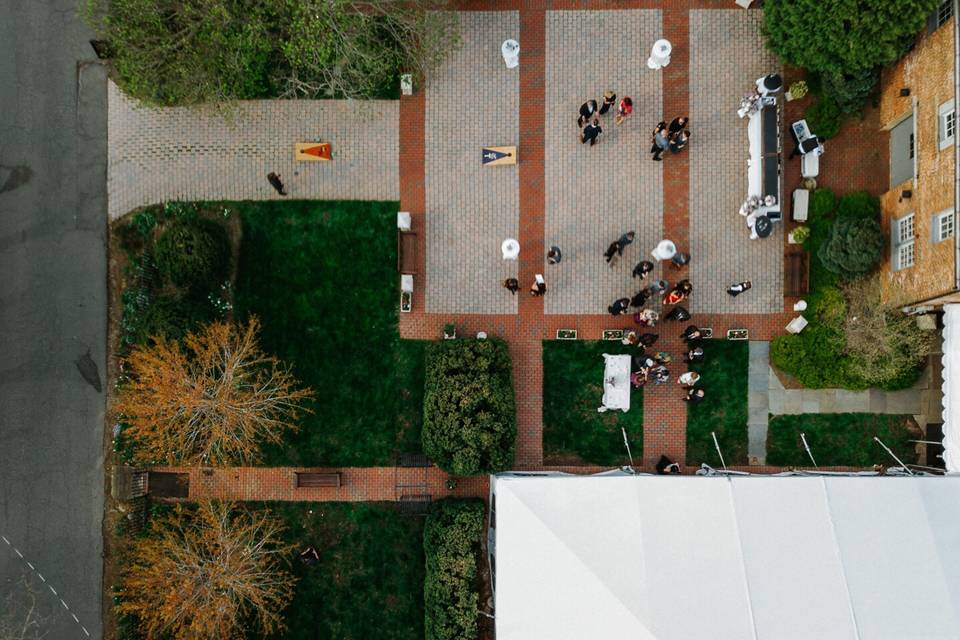 Love on the courtyard