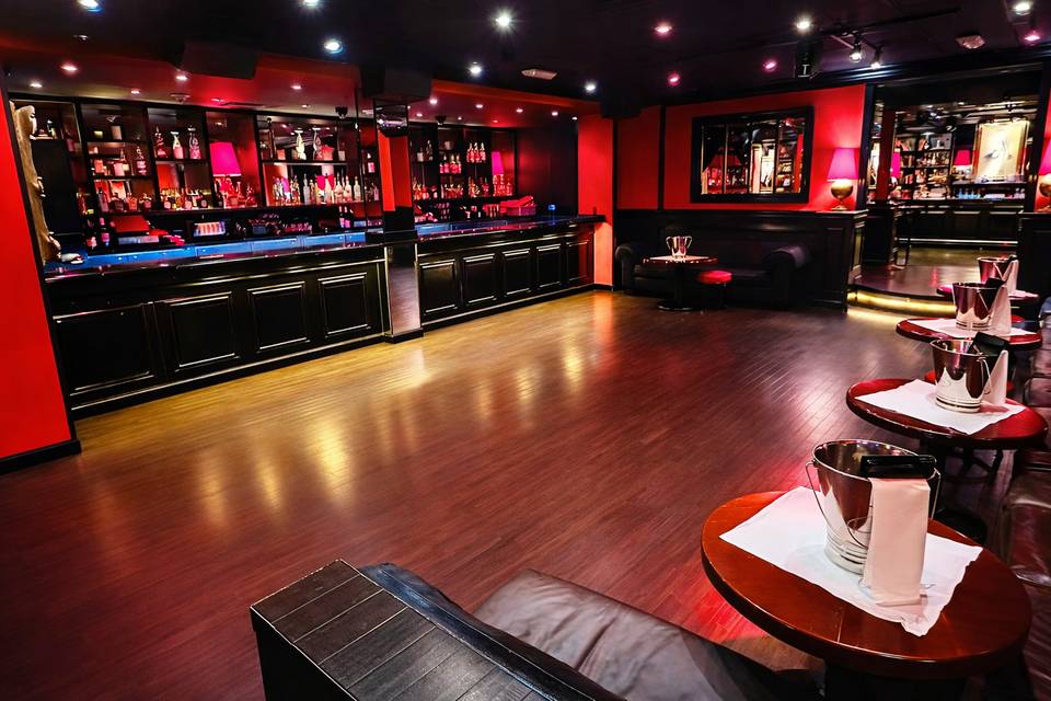 Main Bar 1