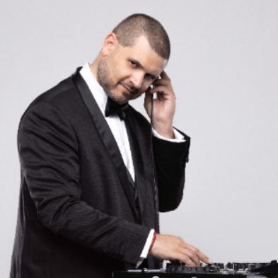 Andrew MacKenzie Dj
