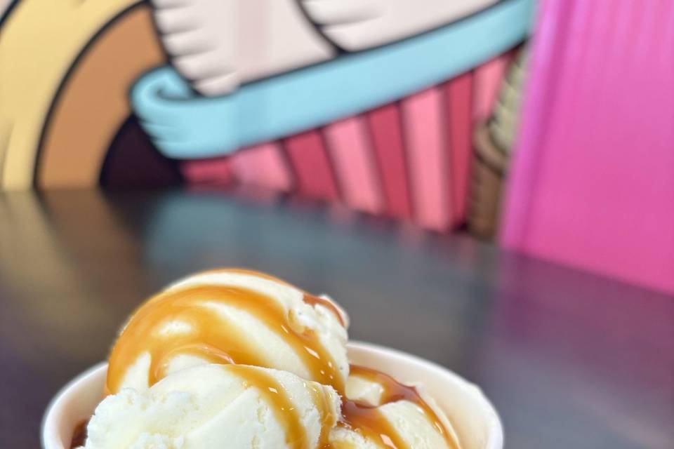 Vanilla bean with caramel sauc