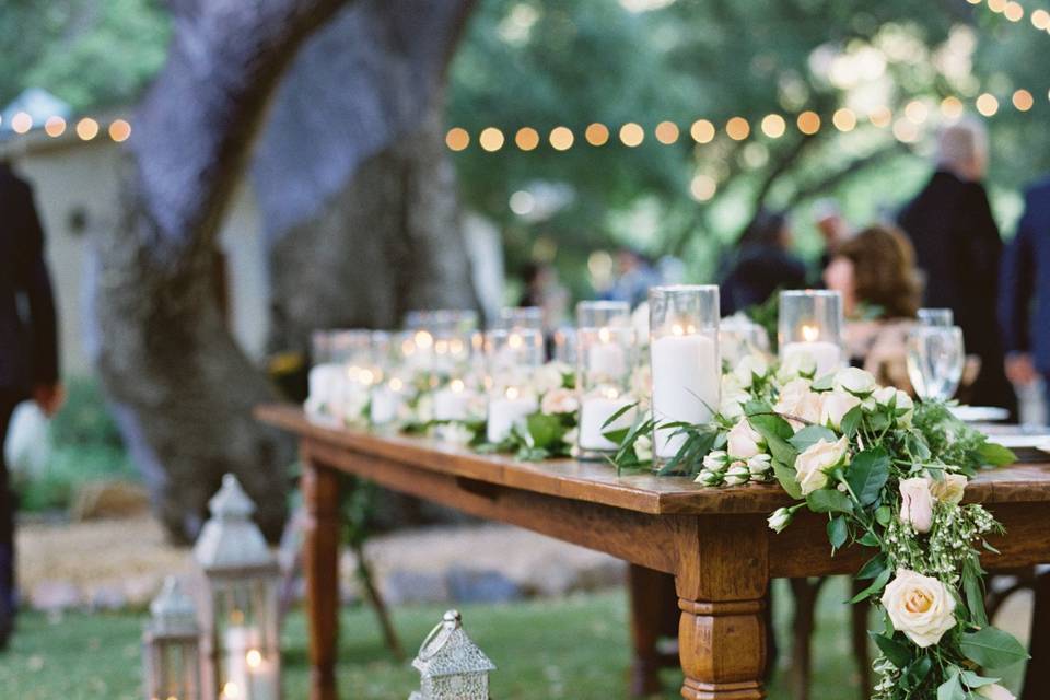 Head table arrangement