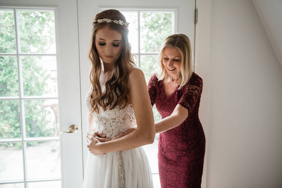 Bride and her mom