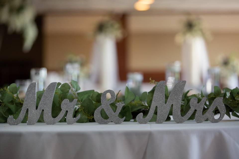 Mr & Mrs Signs