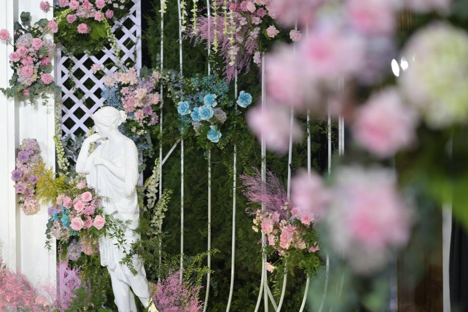 European-Inspired Garden Roman