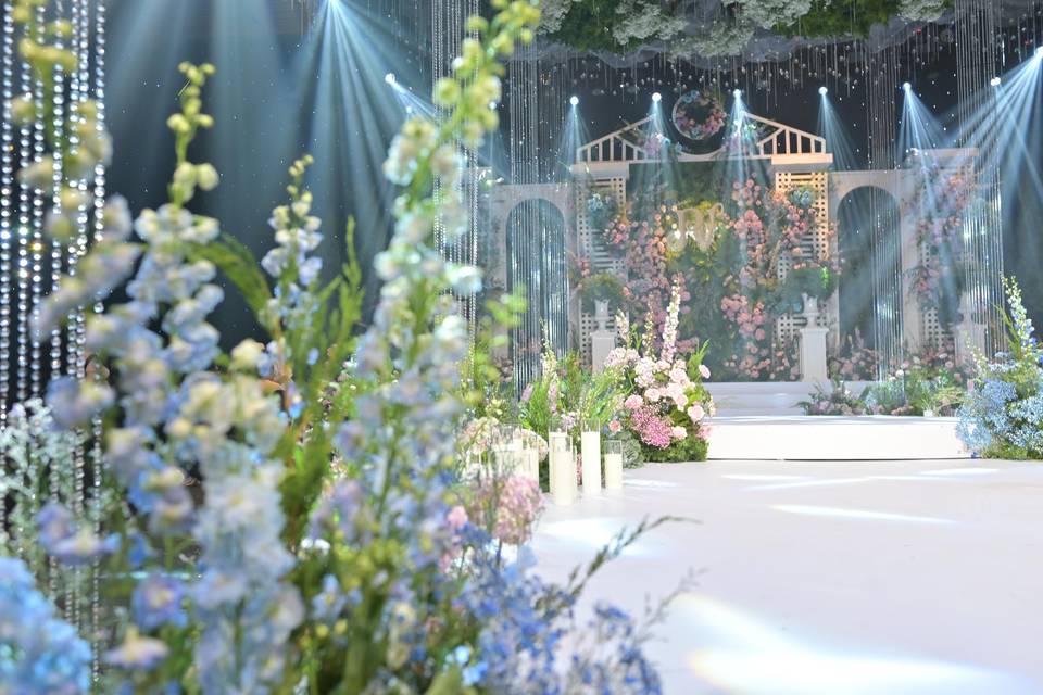 European-Inspired Garden Roman