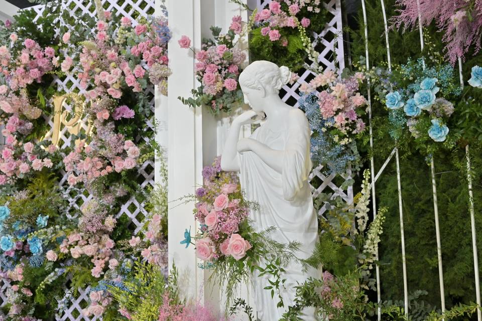 European-Inspired Garden Roman