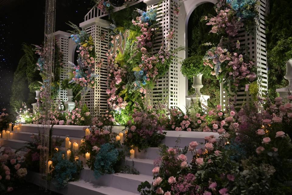 European-Inspired Garden Roman