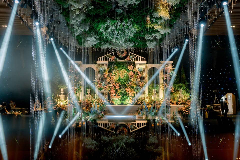 European-Inspired Garden Roman