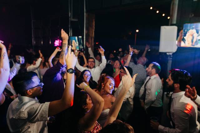 Hands up!