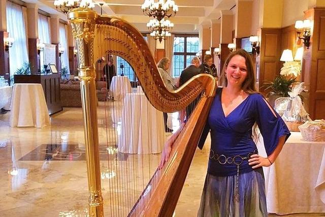Chanah Ambuter, Michigan Harpist