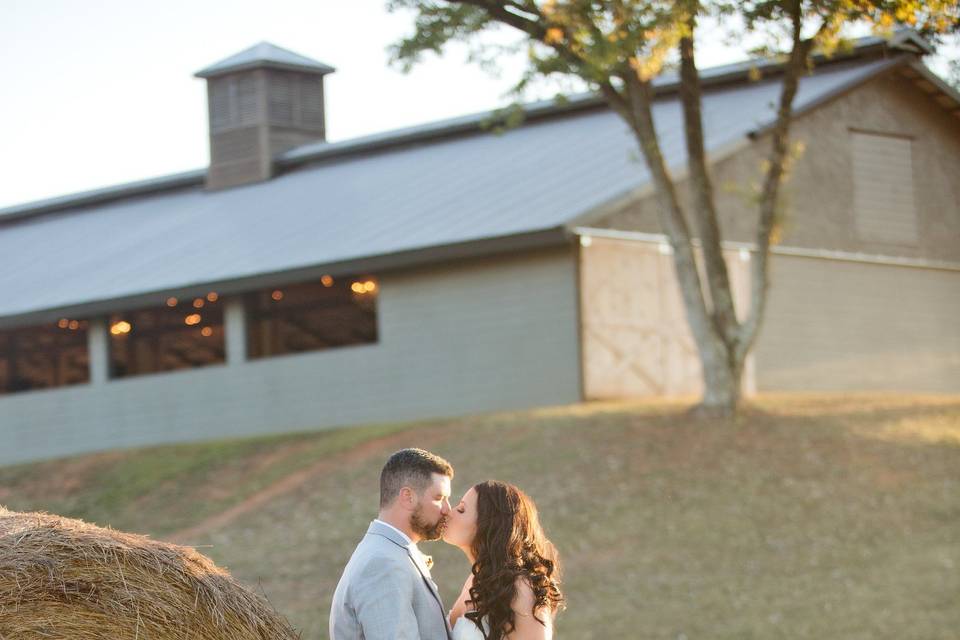 A kiss on the farm