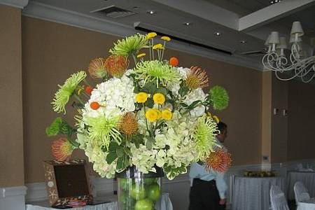 Floral centerpiece