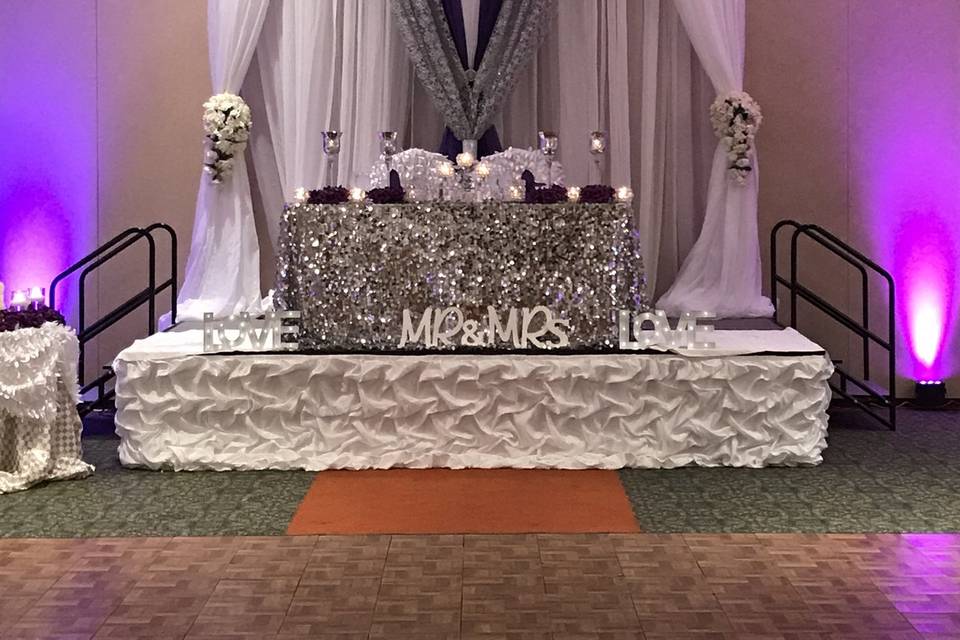 Stage - Sweetheart Table