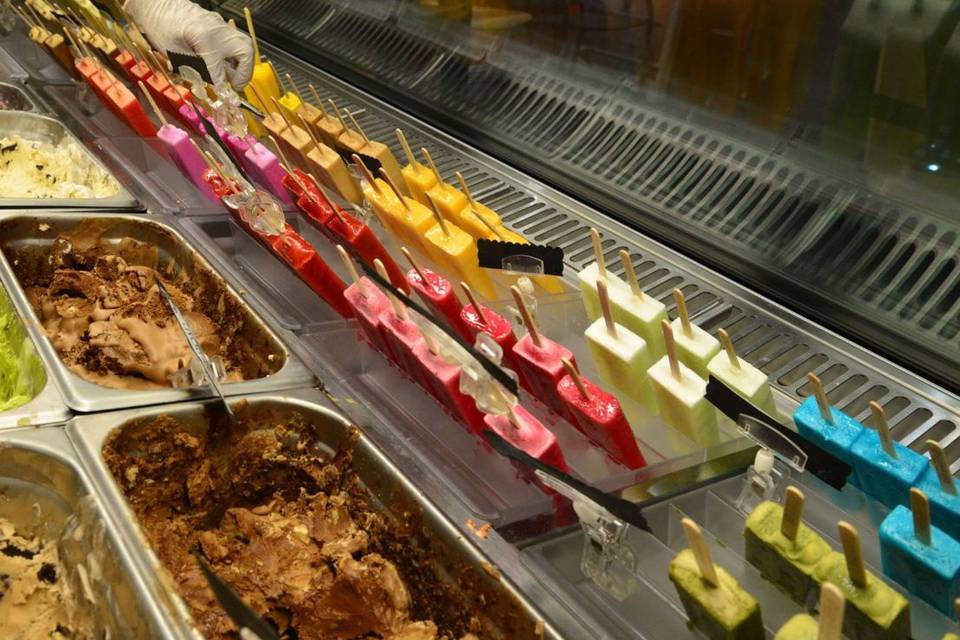 Scoop N Stick