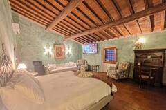Room5