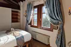 Room2