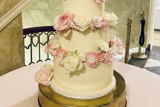 Sugar Me Sweet Cakes & Confect