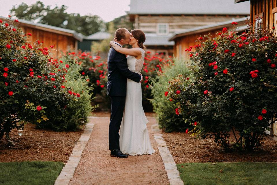 The couple's kiss