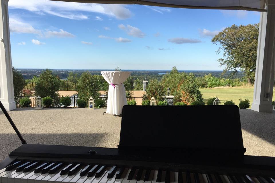 PIano for ceremony with a view