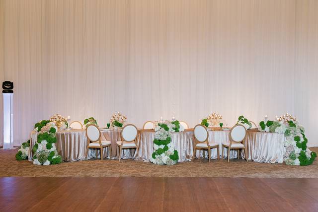 Head Table Setup
