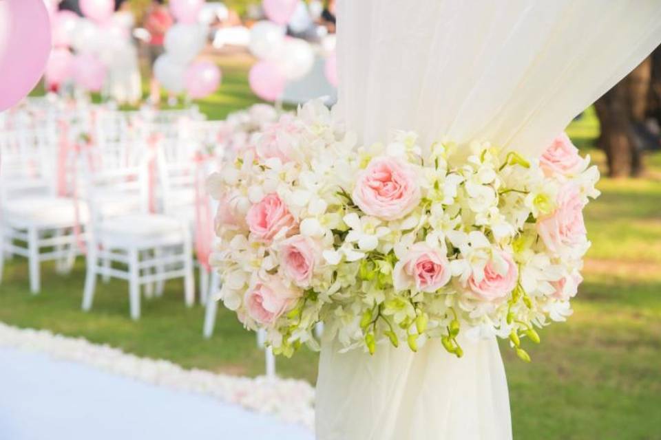 Aisle Decor
