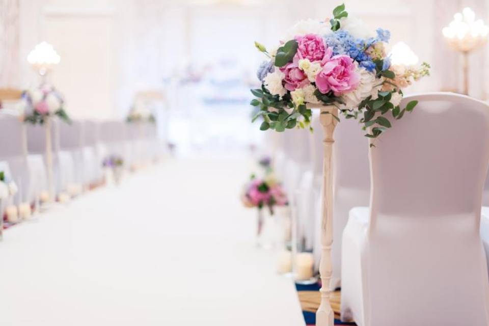 .Elegant Altar