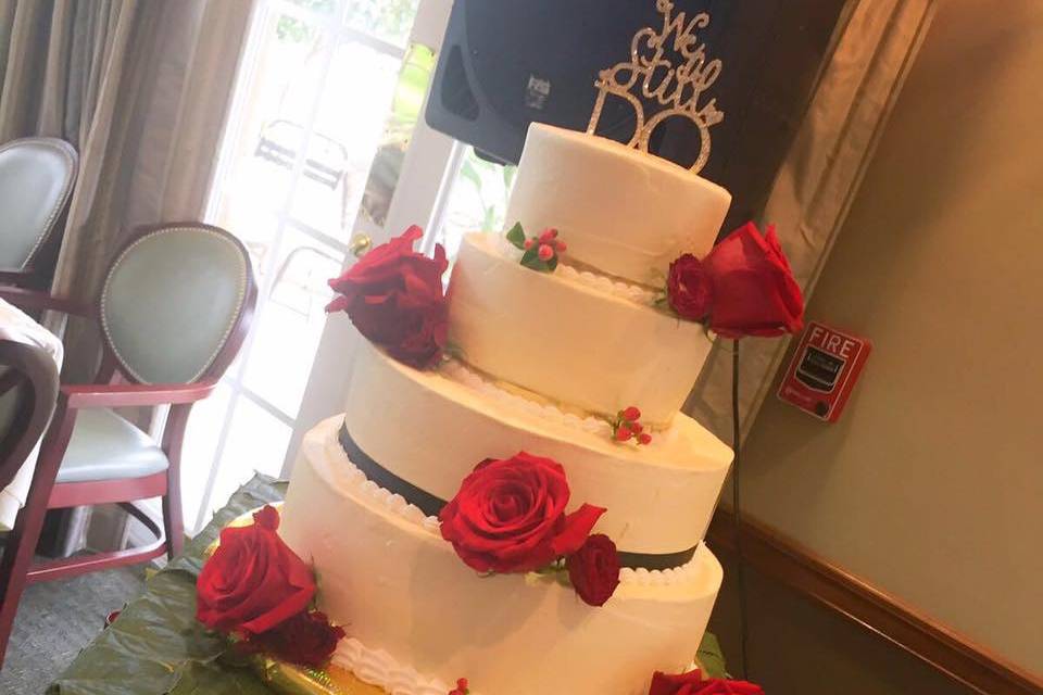 Gustitos Bakery wedding cake