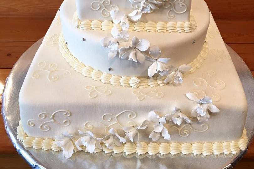 Gustitos Bakery wedding cake