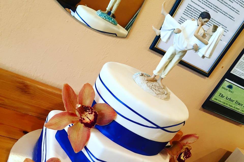 Gustitos Bakery wedding cake