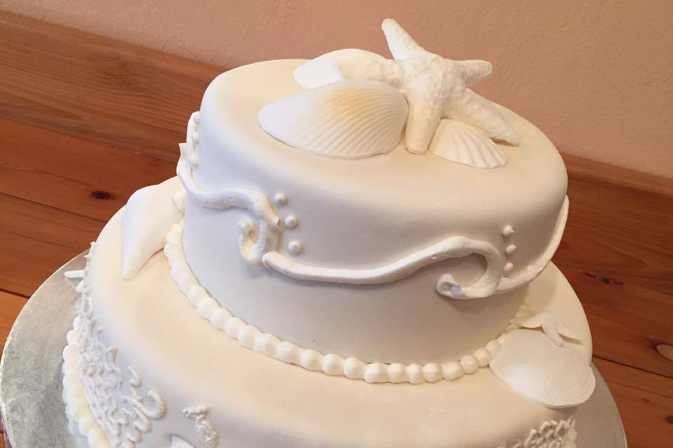 Gustitos Bakery wedding cake