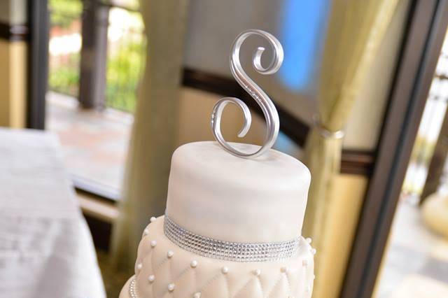 Gustitos Bakery wedding cake