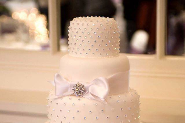 Gustitos Bakery wedding cake