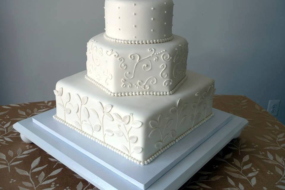 Gustitos Bakery wedding cake