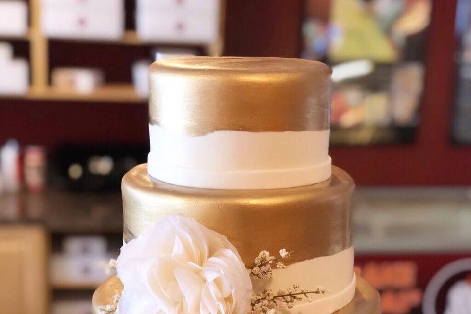 Gustitos Bakery wedding cake