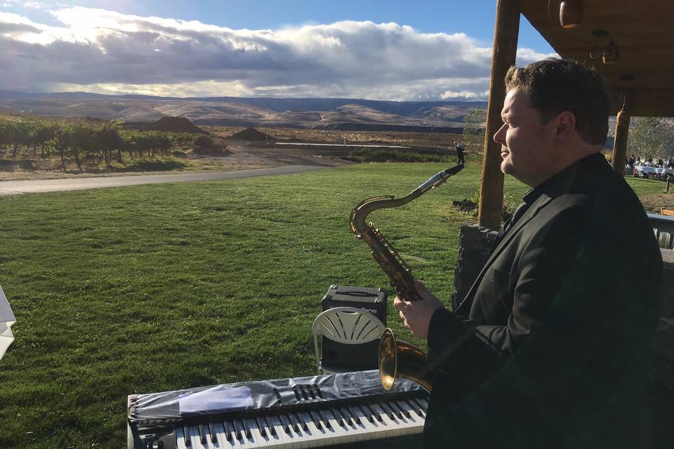Jazzy sax over The Gorge
