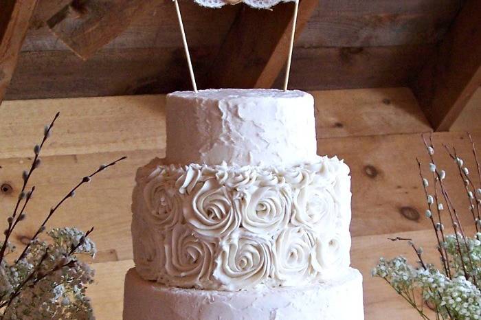 Rustic and frosting rosettes