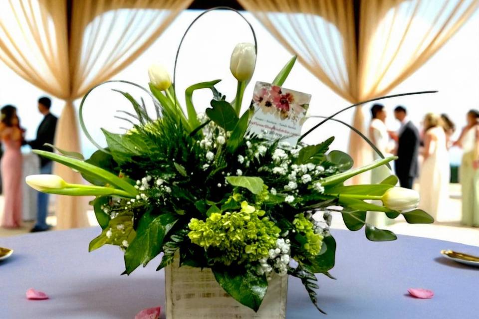 Centerpiece/Table Arrangement