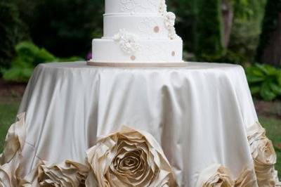 Soft gold custom cabbage rose cake table linen