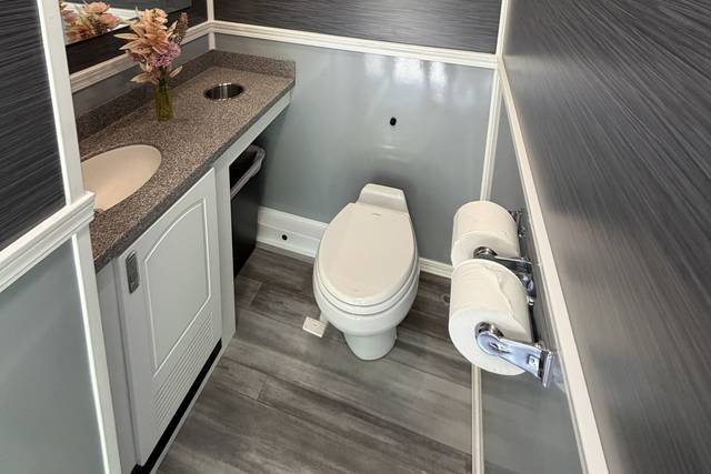 4. 3 Stall Interior.jpg