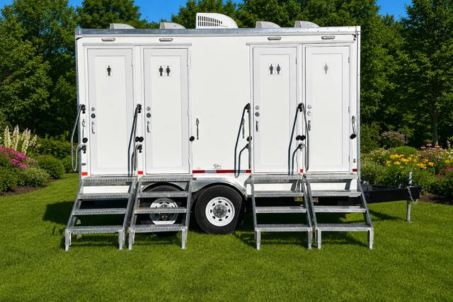 2. Luxury Wedding 4 Stall Trailer in Rhinebeck.png
