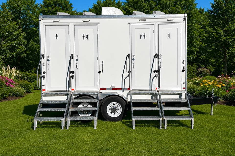 2. Luxury Wedding 4 Stall Trailer in Rhinebeck.png