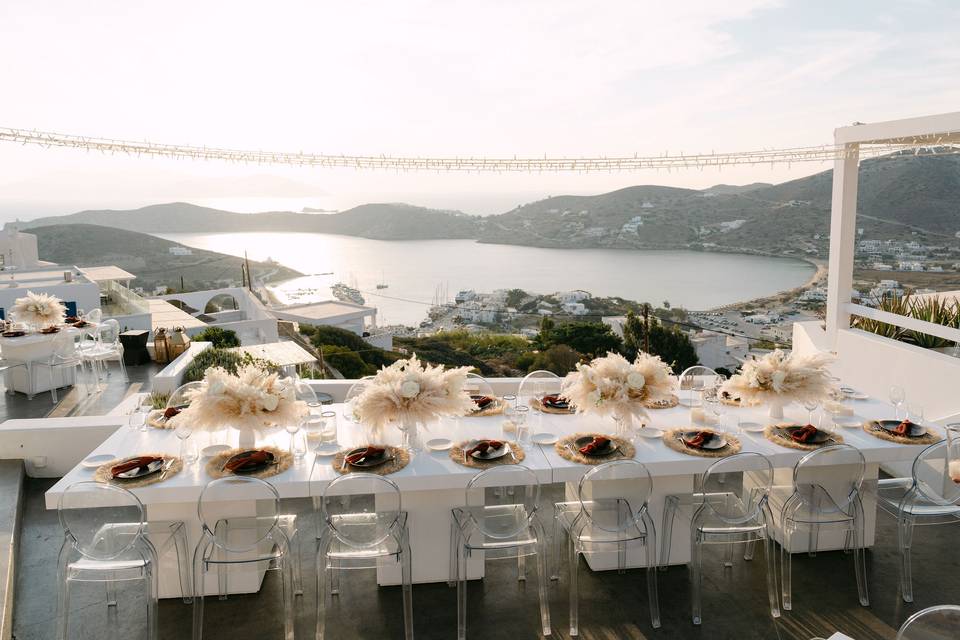 An Ios island wedding decorati