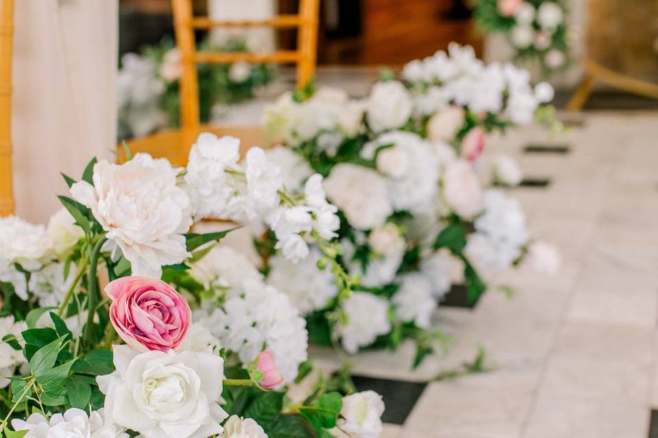 The Maya Aisle Flowers