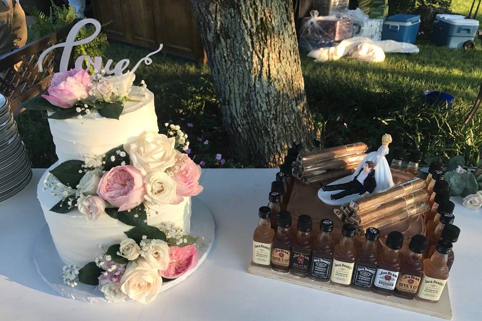 Square wedding cake with black and red